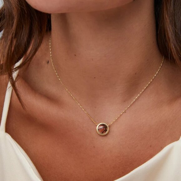 Kendra Scott Gold Basketball Short Pendant Necklace in Orange Goldstone - Picture 2 of 2